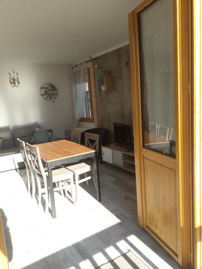 Enclos Savoyard Appartement Meuble 1Chambre 1 Canape Lits 3Personnes Grand-Aigueblanche Luaran gambar