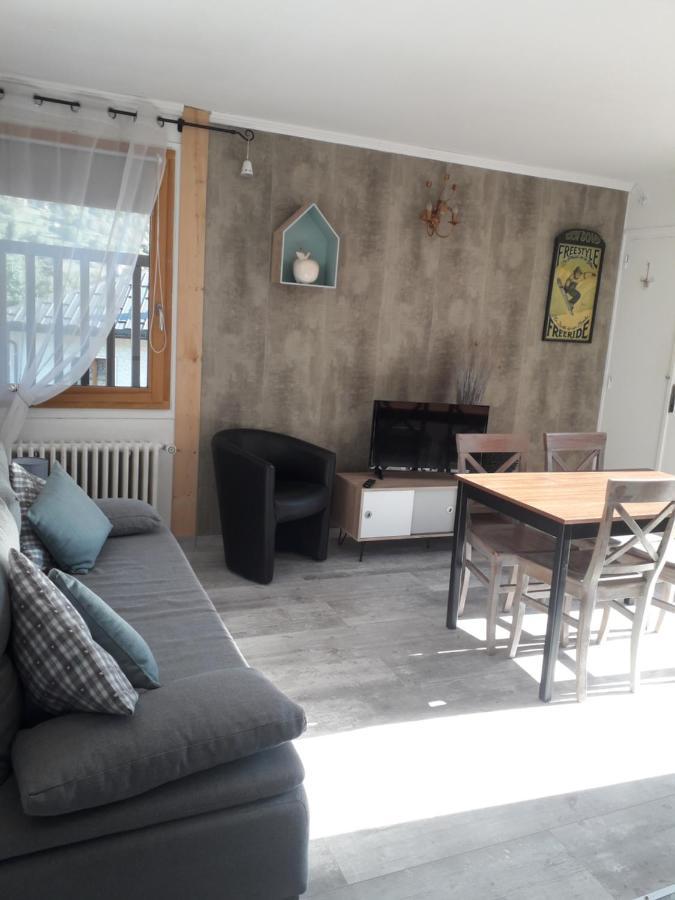 Enclos Savoyard Appartement Meuble 1Chambre 1 Canape Lits 3Personnes Grand-Aigueblanche Luaran gambar